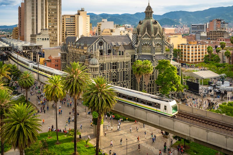 Moderner Zug in Medellin - ©alexander - stock.adobe.com