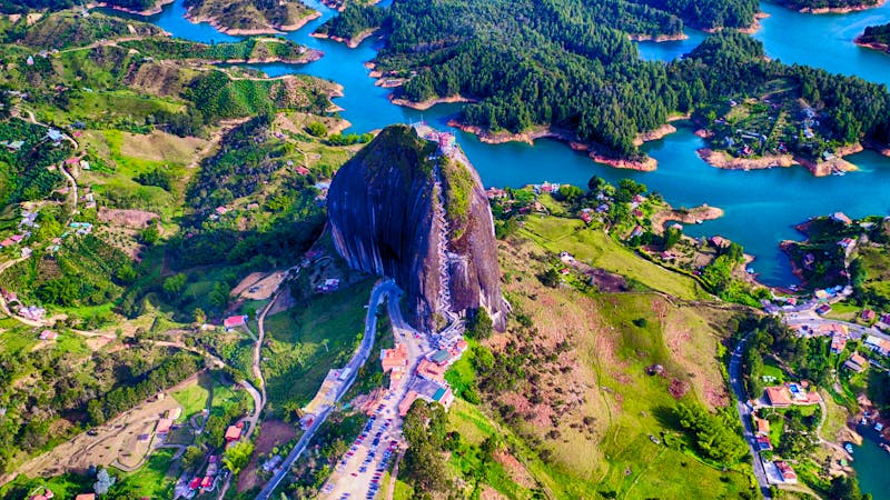 Granitfelsen El Peñol am Stausee von Guatape - ©Edwin - stock.adobe.com
