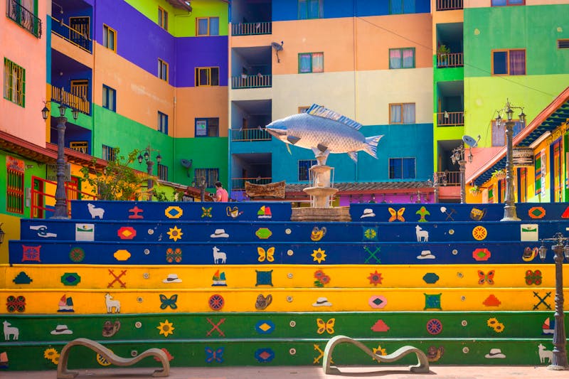 Bunte Häuser in Guatape - Kolumbien - ©alexander - stock.adobe.com