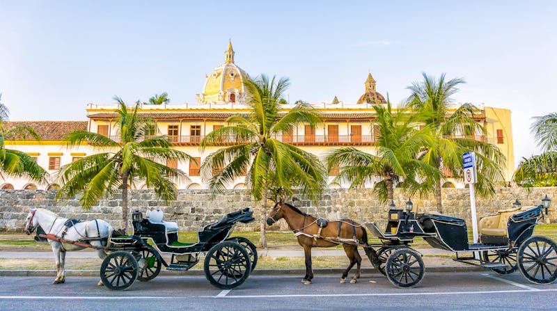 Pferdekutschen in der Altstadt von Cartagena - ©Blogtrip - stock.adobe.com