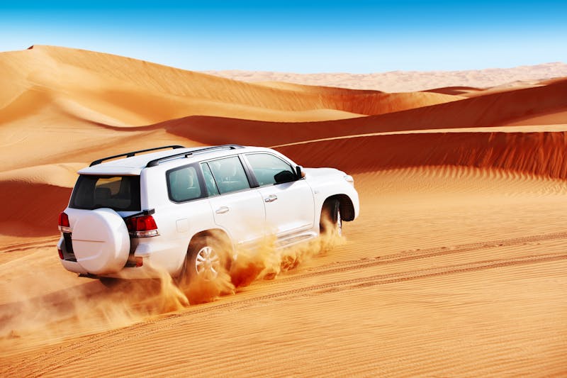 Jeeptour in der Wüste von Dubai - ©Sophie James - stock.adobe.com