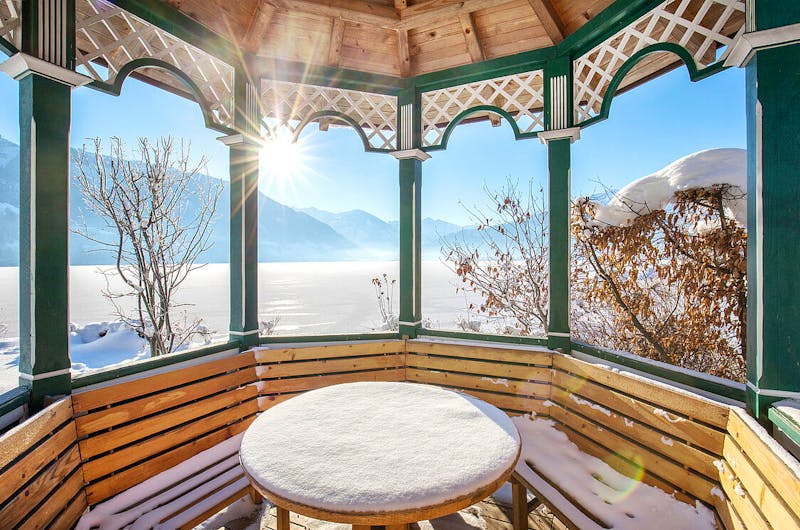 Grand Hotel in Zell am See - Pavillon im Garten im Winter – ©Grand Hotel Zell am See