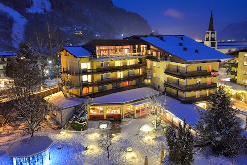 Der Schütthof in Zell am See - Außenansicht im Winter &ndash; &copy; Hotel Der Schütthof