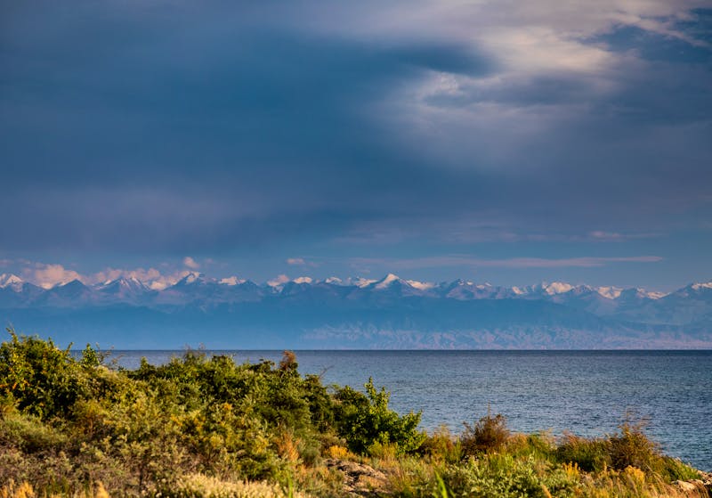 Issyk-Kul-See in Kirgistan - ©Winfried Rusch - stock.adobe.com