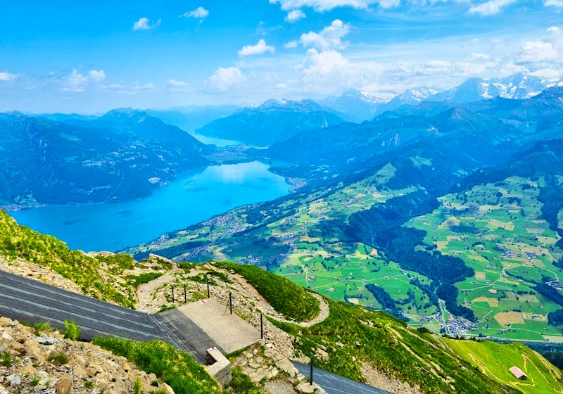 Auffahrt zum Niesen - Blick auf den Thuner See - ©Katrin Deutschbein - Eberhardt TRAVEL