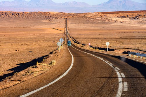 Straße in der Wüste von Chile &ndash; &copy; Paulo - stock.adobe.com