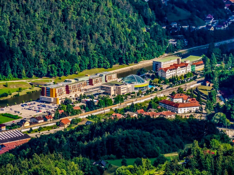 Panoramaaussicht auf das Hotel Thermana Laško - ©Hotel Zdravilišče Laško 