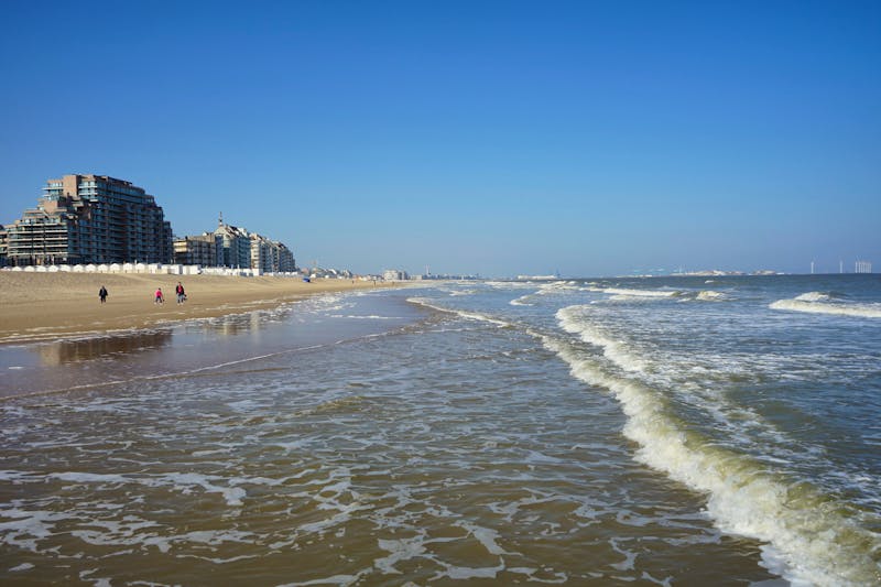 Strand der Nordsee mit Blick Richtung Zeebrügge - ©Martin Debus - stock.adobe.com