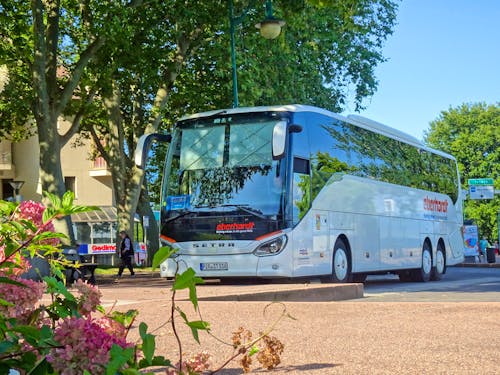 Eberhardt-Reisebus in Evian &ndash; &copy; Hartwig Köllner - Eberhardt TRAVEL