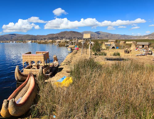 Die Schilfinseln auf dem Titicacasee in Peru – © Roland Brack HeckePics - stock.adobe.com