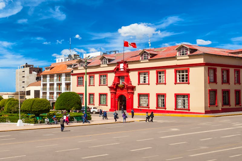 Plaza de Armas in Puno - Peru - ©Andrey Khrobostov digitalcrop@yahoo.com - stock.adobe.com
