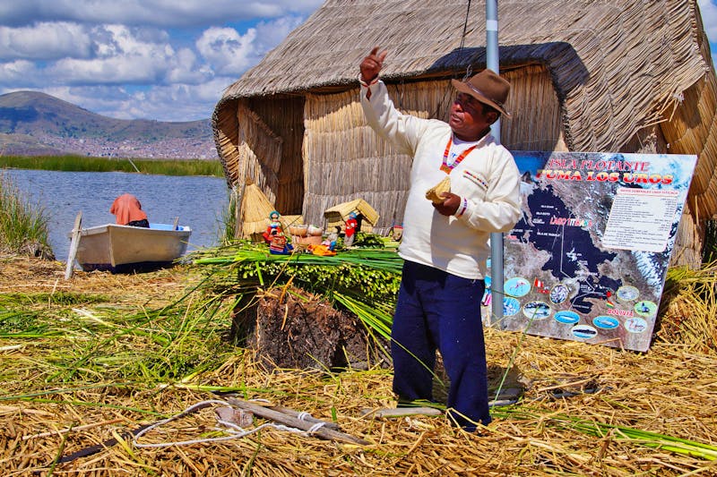 Besuch bei den Uros auf ihren schwimmenden Inseln im Titicacasee - ©Andreas Böcker - Eberhardt TRAVEL