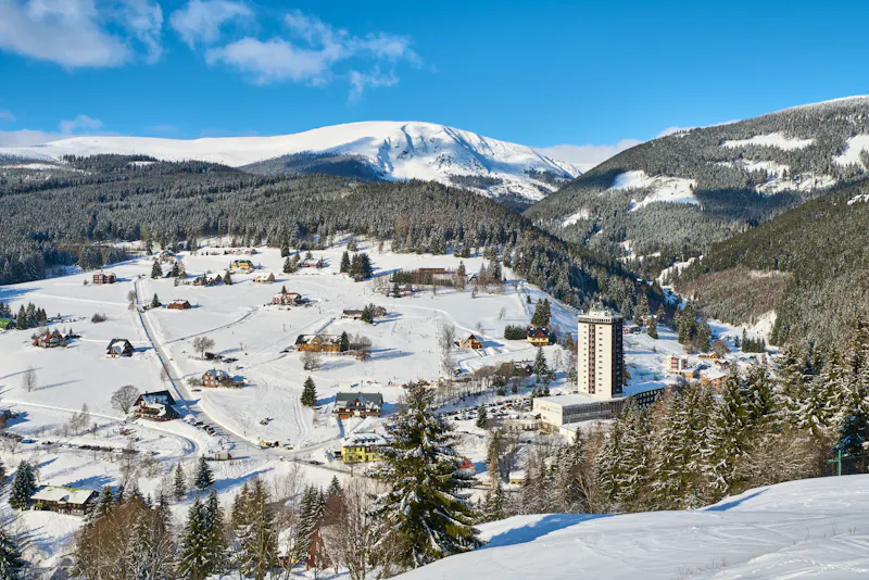 Pec pod Snezkou (Petzer) im Riesengebirge - Blick auf den Urlaubsort im Winter - &copy;fotosalek, Hotel Horizont