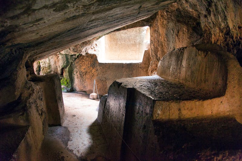 Inka-Ruinen von Qenqo - präkolumbische Tunnel und Kanäle - ©Daniel Prudek - stock.adobe.com