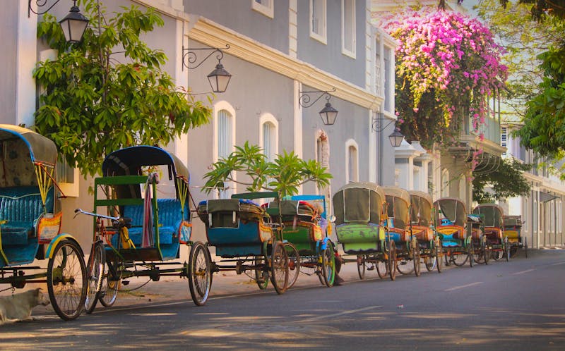 Puducherry in Tamil Nadu - Rikschas in der Altstadt  - ©Prasanth - stock.adobe.com