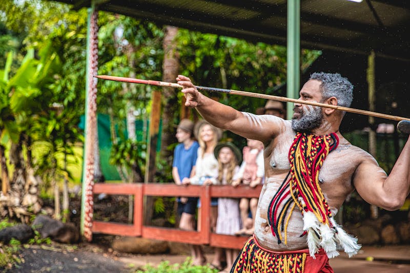 Vorführung im Pamagirri Aboriginal Experience in Kuranda bei Cairns - ©Phil Warring // Tourism and Events Queensland