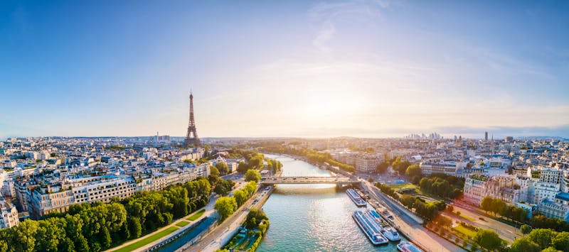 Paris mit Seine und Eiffelturm - Frankreich - ©NicoElNino - stock.adobe.com