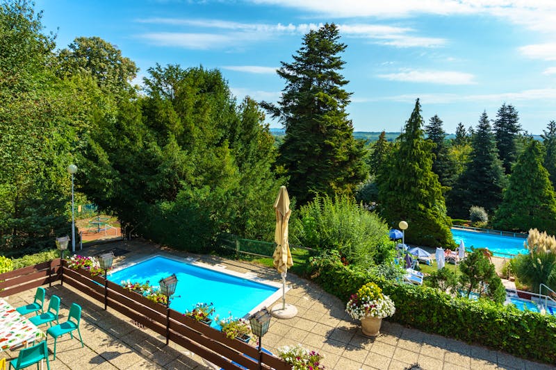 Ensana Thermal Aqua Health Spa Hotel in Heviz - Garten des Hotels – ©Ensana