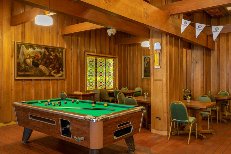 Ensana Thermal Heviz Health Spa Hotel in Heviz - Sitz- und Spielecke in der Bierstube – ©Ensana