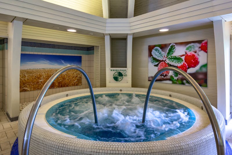 Ensana Thermal Heviz Health Spa Hotel in Heviz - Whirlpool – ©Ensana
