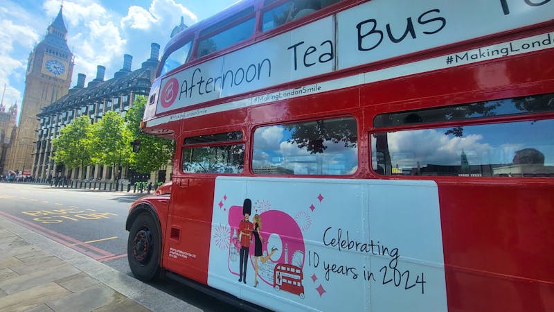 Tea Time Doppeldeckerbus in London - ©Eberhardt TRAVEL