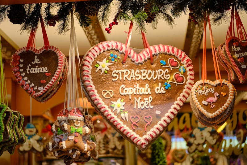 Straßburg im Elsass - Pfefferkuchenherzen auf dem Weihnachtsmarkt - ©joseph roland - stock.adobe.com