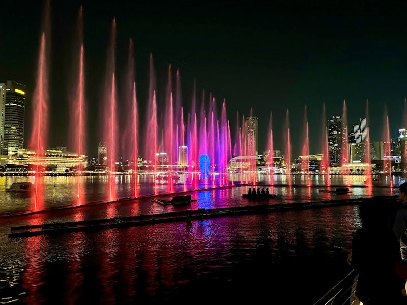 Licht- und Lasershow „Spectra“ vor dem Marina Bay Sands Hotel in Singapur - ©Andreas Wolfsteller - Eberhardt TRAVEL