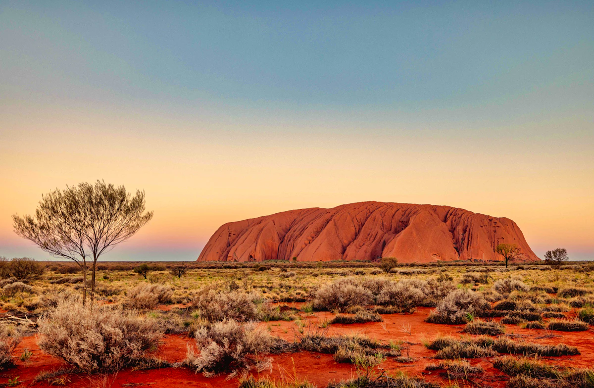 Malerischer Blick auf den Uluru (Ayers Rock) im Zentrum Australiens&nbsp;&ndash;&nbsp;&copy;&nbsp;wirestock - envato
