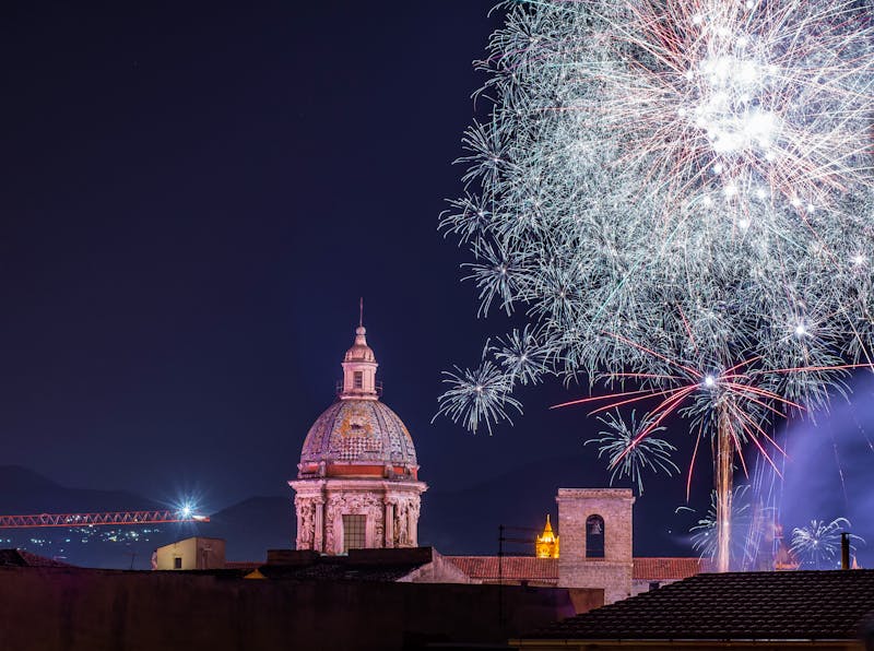Palermo - Feuerwerk über der Altstadt - ©Gandolfo Cannatella - stock.adobe.com