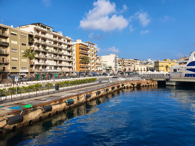 Hafen von Milazzo - ©Ria Heilmann - Eberhardt TRAVEL