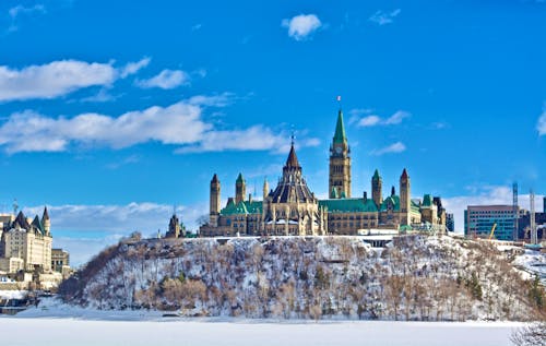 Parlamentshügel in Ottawa &ndash; &copy; yanashelli7 - stock.adobe.com
