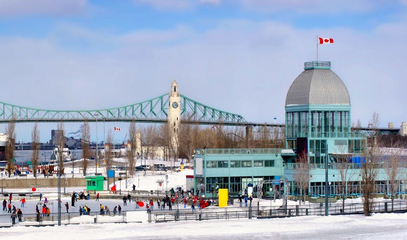 Eislaufbahn an der Jacques Cartier Bridge in Montreal - ©vlad_g - stock.adobe.com
