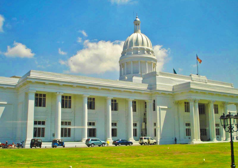Stadtrundfahrt in Colombo - Regierungsgebäude - ©Anett Scheffler - Eberhardt TRAVEL
