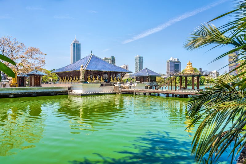 Gangarama-Tempel im Beira See in Colombo  - ©milosk50 - stock.adobe.com