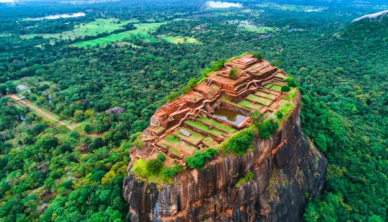 Löwenfelsen von Sigiriya mit der Felsenfestung - ©Олег Радчук - stock.adobe.com