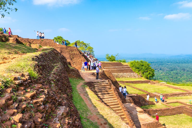 Führung in der Felsenfestung von Sigiriya  - ©ksl - stock.adobe.com