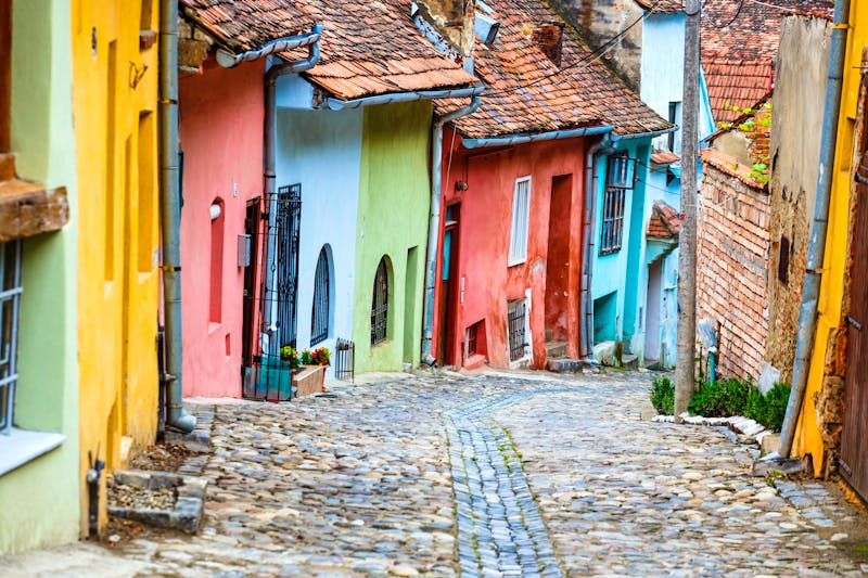 Mittelalterliche Gasse in Sighisoara - Rumänien - ©dziewul - stock.adobe.com