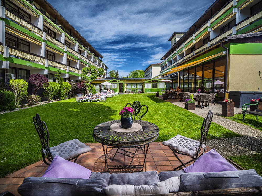 Bad Füssing - Kurhotel Unter den Linden - Garten &ndash; &copy; Kurhotel Unter den Linden Bad Füssing