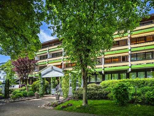 Bad Füssing - Kurhotel Unter den Linden - Aussenansicht &ndash; &copy; Kurhotel Unter den Linden Bad Füssing
