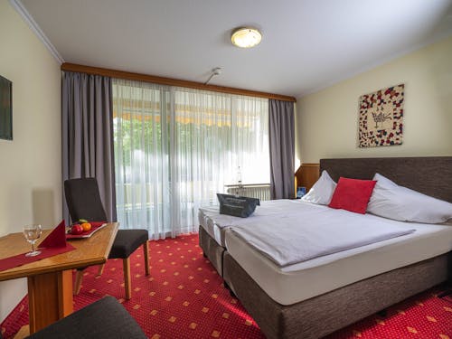Bad Füssing - Kurhotel Unter den Linden - Zimmerbeispiel &ndash; &copy; Kurhotel Unter den Linden Bad Füssing