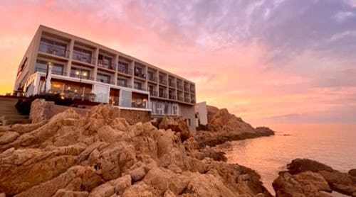 Hotel La Pietra in L'lle-Rousse auf Korsika – © Hôtel La Pietra Restaurant & Spa