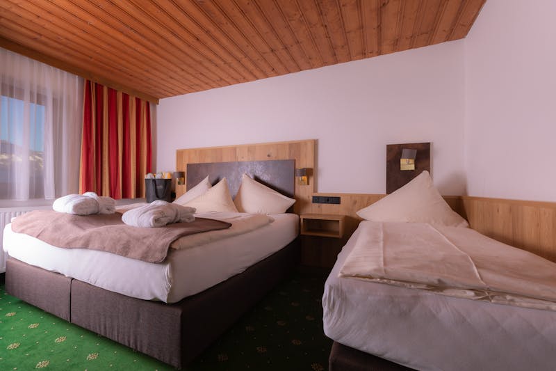 Beispielbild Wohlfühlzimmer im Eckartauerhof in Mayrhofen – ©Christophorus