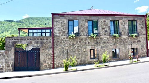 Goris, Gästehaus Redroof, Gästehaus von außen – © Ratehawk