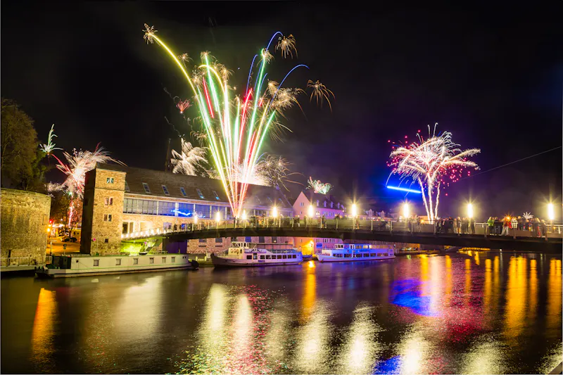 Jahreswechsel Kassel - &copy;Veröffentl. gem. AGB, Karsten Socher Fotografie, Kasseler Sparkasse BLZ 52050353, Kto. 1084889, IBAN: DE 16520503530001084889, SWIFT-BIC: HELADEF1KAS, USt-IdNr. DE212521248, USt-Nr. 2687031054, www.ks-fotografie.net, Am Krümmershof 113, 34132 Kassel