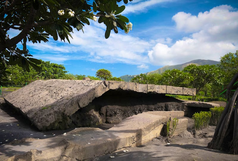 Außenbereich des Yamamoto Bunkers in Rabaul auf der Insel Neubritannien in Papua-Neuguinea - ©homocosmicos - stock.adobe.com