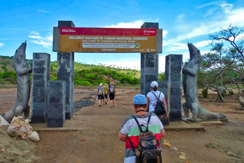 Eingang zum Komodo-Nationalpark auf der Insel Rinca - ©Frank Nimschowski - Eberhardt TRAVEL