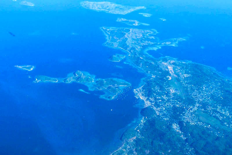 Flug über Labuan Bajo an der Westküste der Insel Flores - ©Frank Nimschowski - Eberhardt TRAVEL