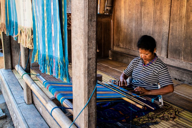 Traditionelles Dorf Bena auf der Insel Flores - Weber - ©Marlon Hutajulu - stock.adobe.com