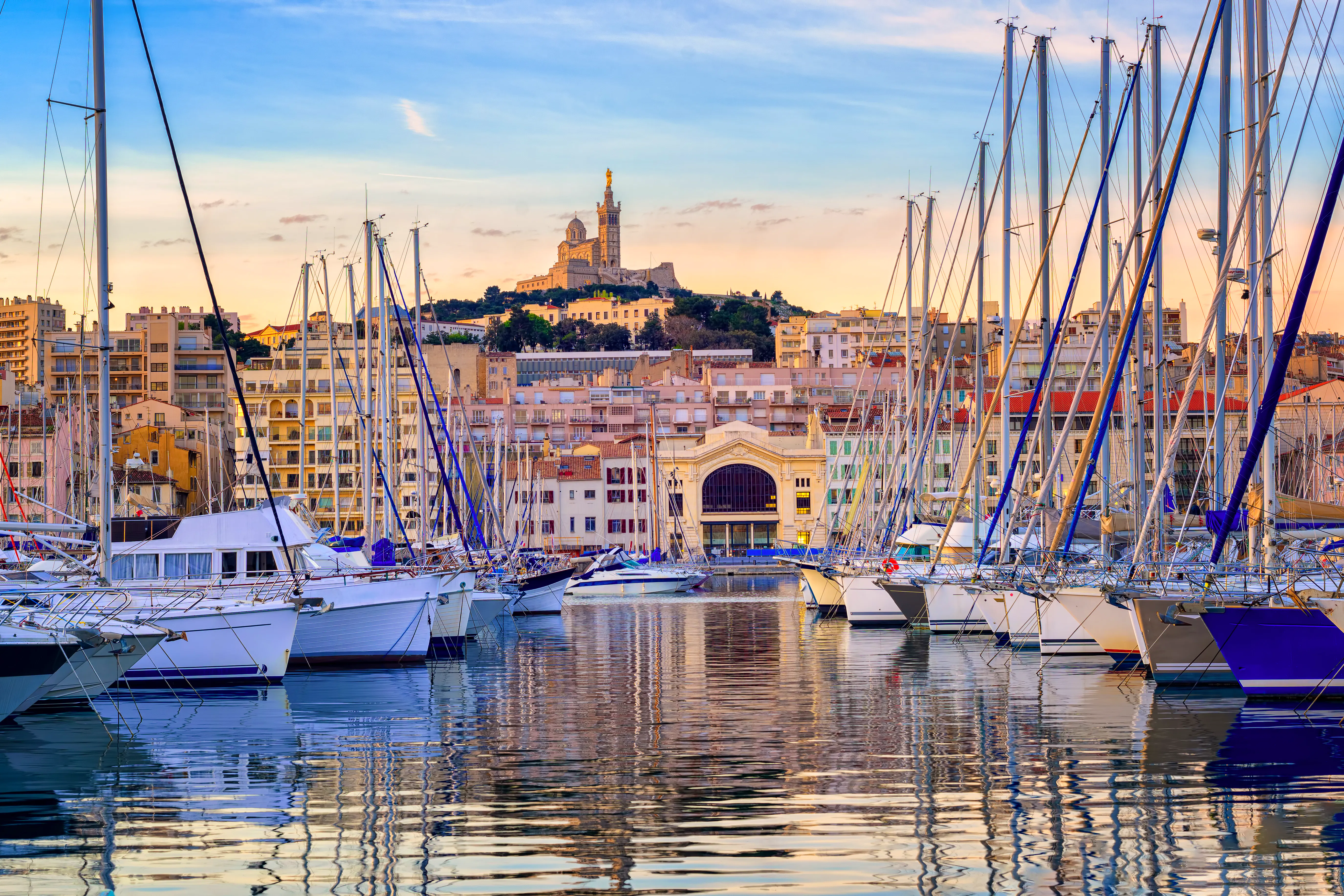Yachten in Marseilles Hafen - Frankreich &ndash; &copy; Boris Stroujko - stock.adobe.com