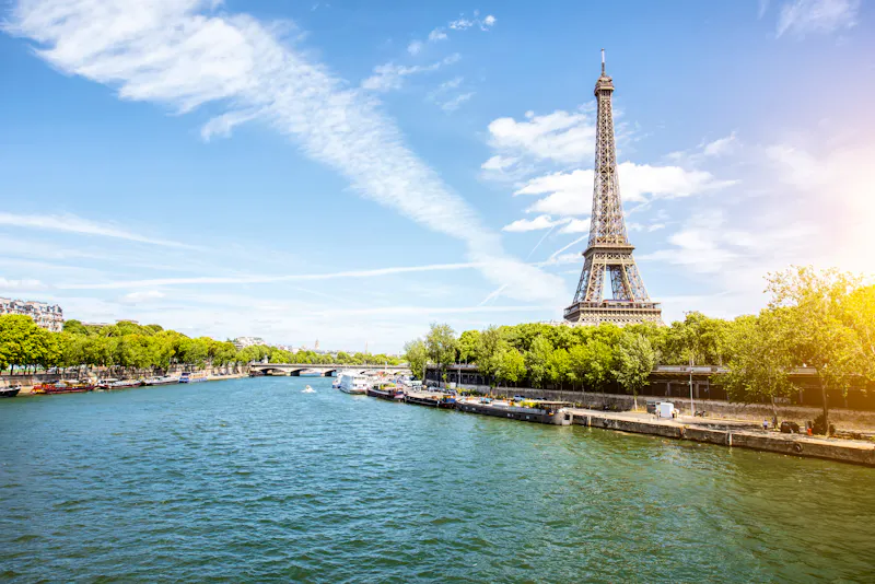 Eiffelturm und Seine-Fluss in Paris - &copy;rh2010 - stock.adobe.com